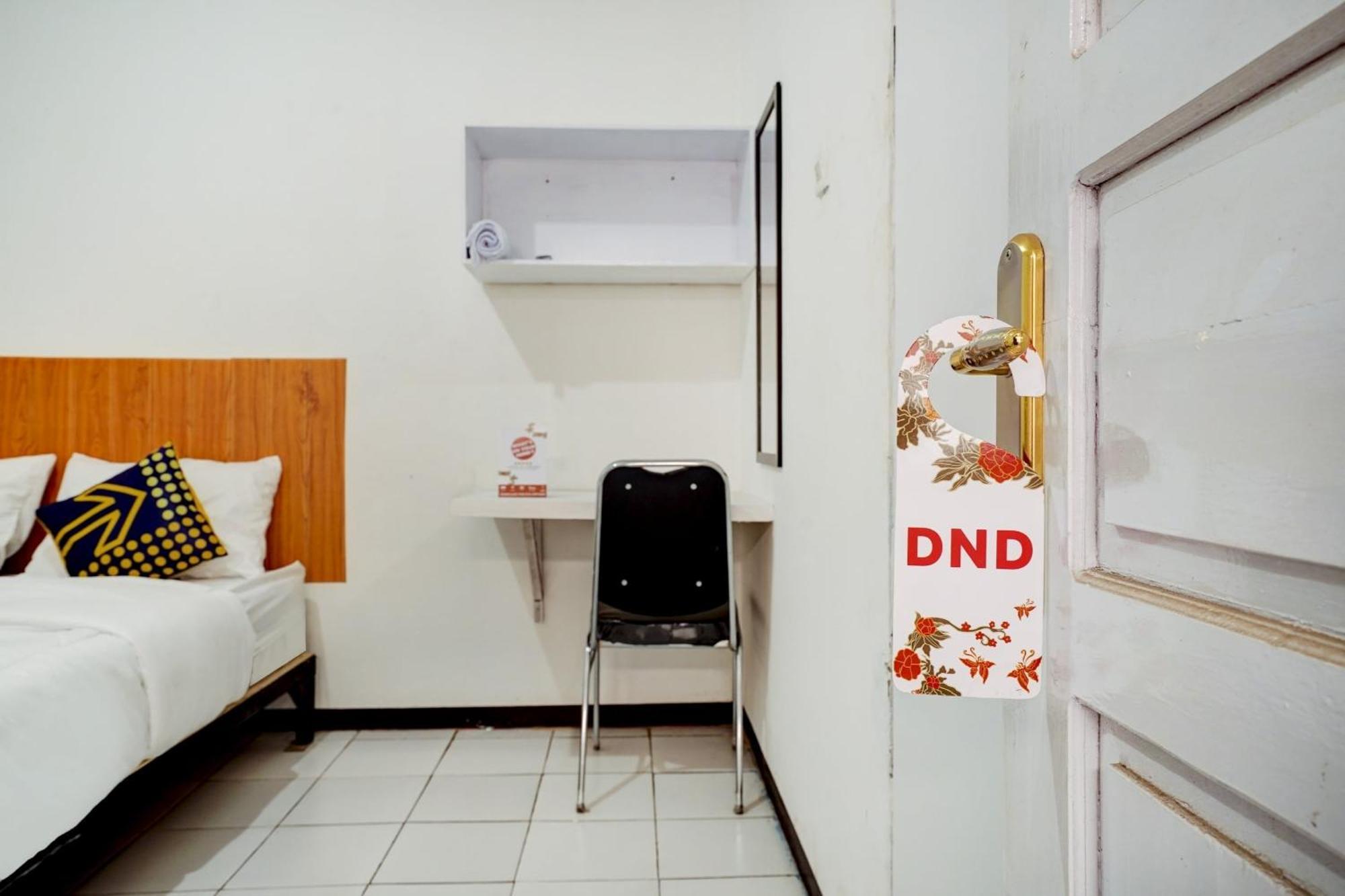 Hotel Spot On 90200 Sabaraya 2*