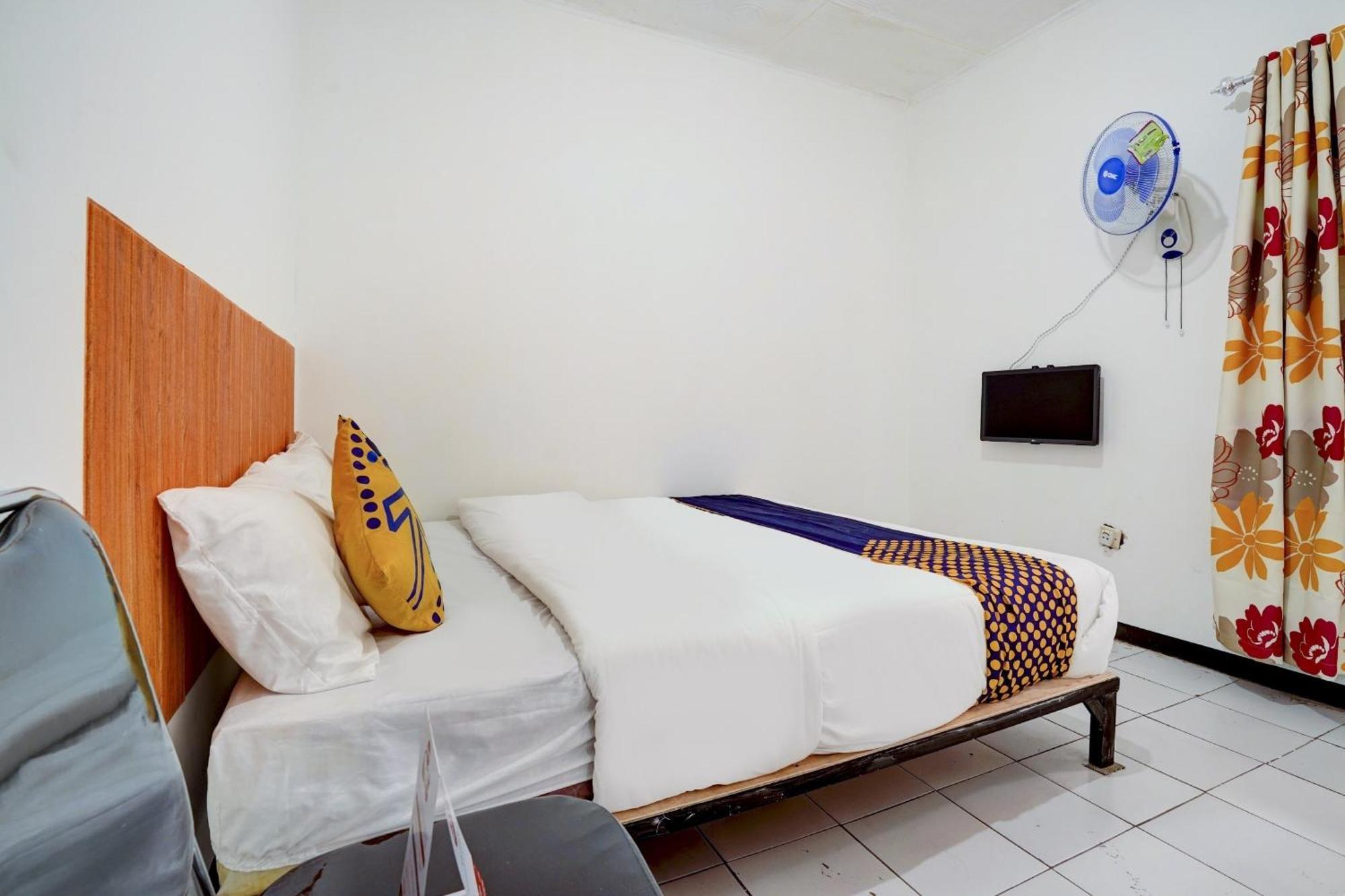 Spot On 90200 Sabaraya Hotel Cileunyi
